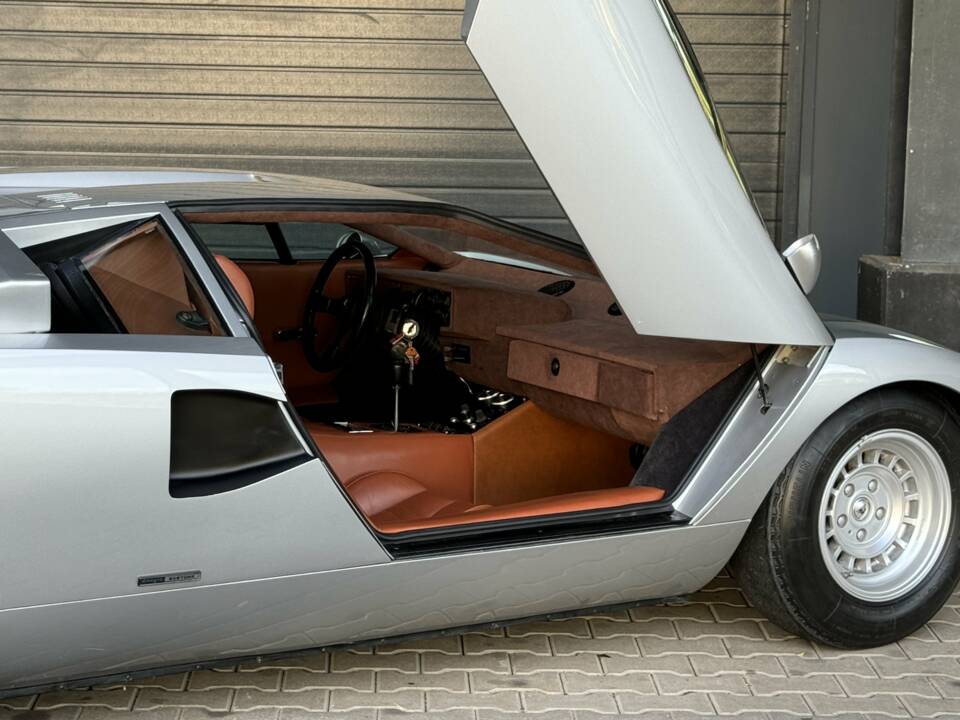 Afbeelding 22/45 van Lamborghini Countach LP 400 (1975)