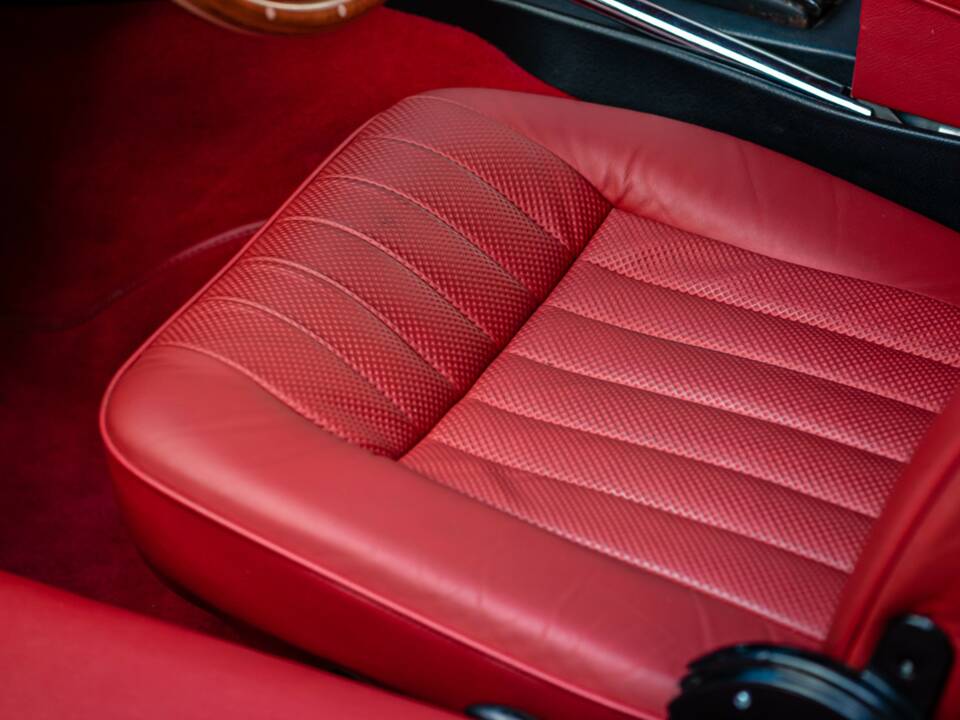 Bild 27/50 von Jaguar E-Type V12 (2+2) (1971)