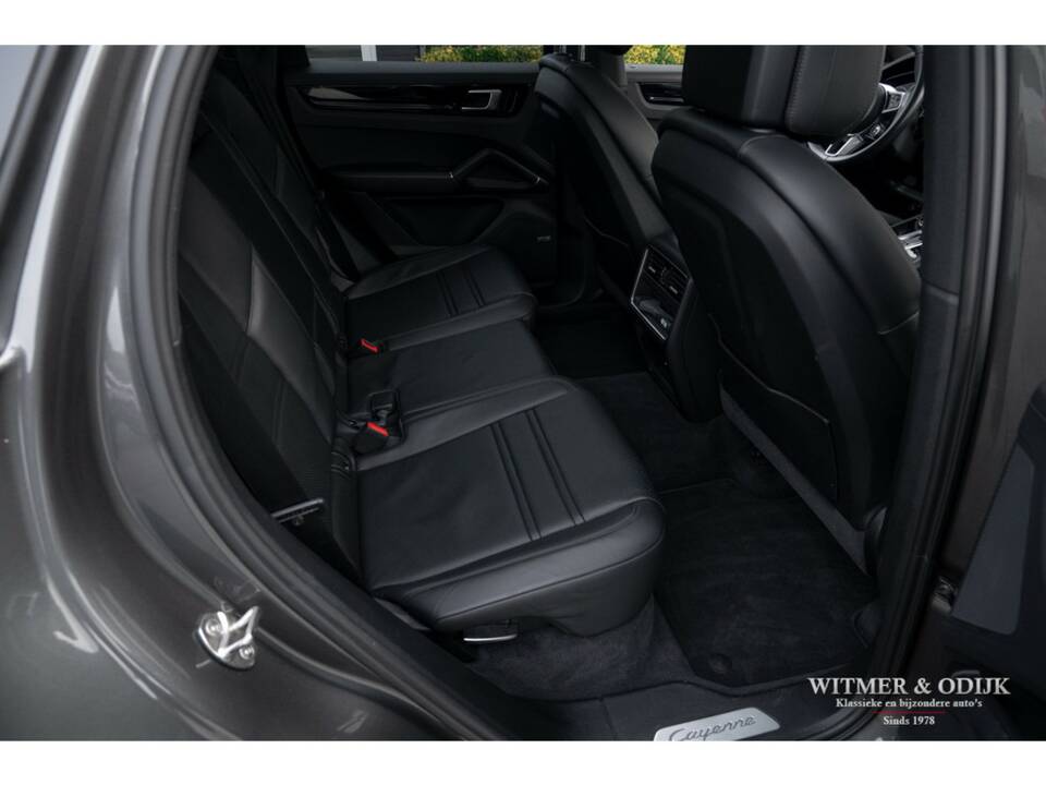 Bild 40/43 von Porsche Cayenne Coupé E-Hybrid (2020)