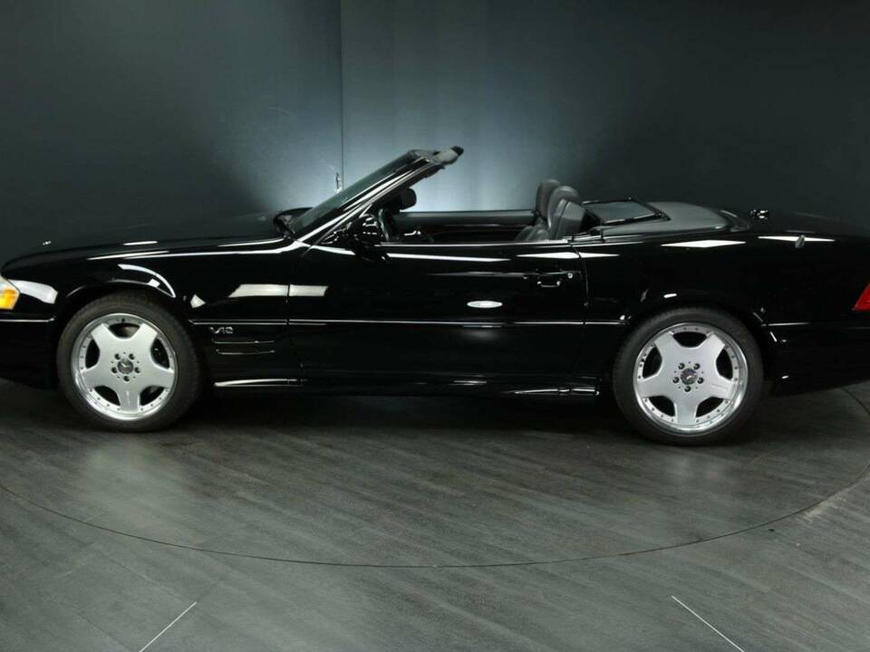 Immagine 3/30 di Mercedes-Benz SL 600 (2001)