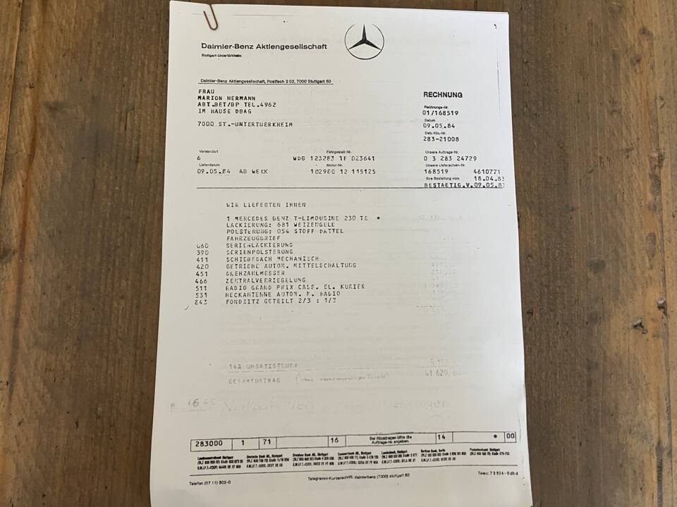 Image 32/33 of Mercedes-Benz 230 TE (1984)