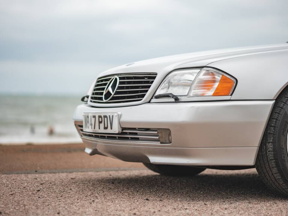 Immagine 25/42 di Mercedes-Benz SL 320 (1995)