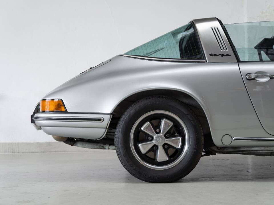 Image 28/41 de Porsche 911 2.4 E (1973)
