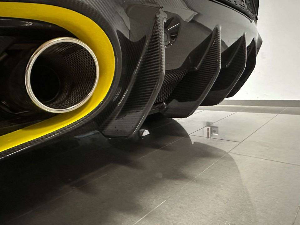 Image 20/30 of Aston Martin Vanquish (2015)