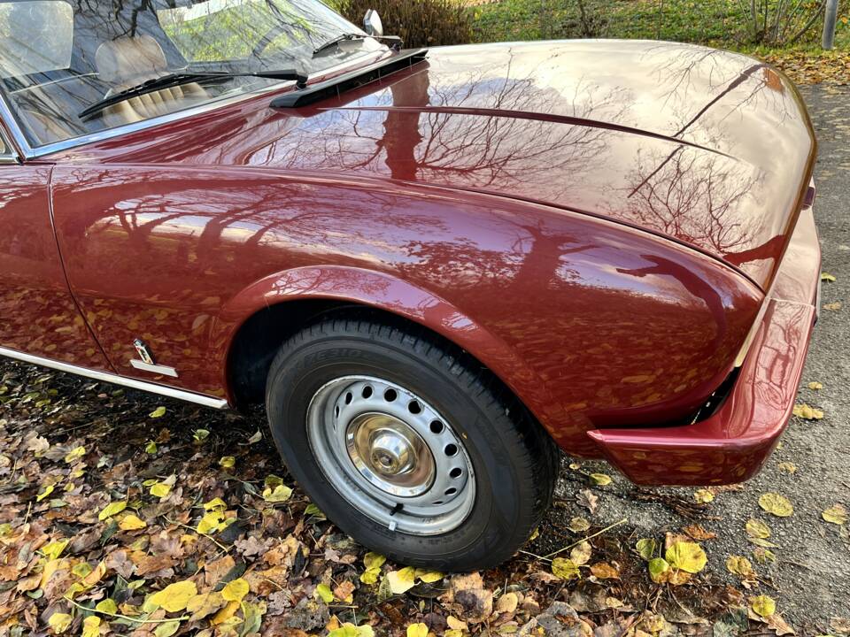 Image 29/35 of Peugeot 504 Convertible (1980)