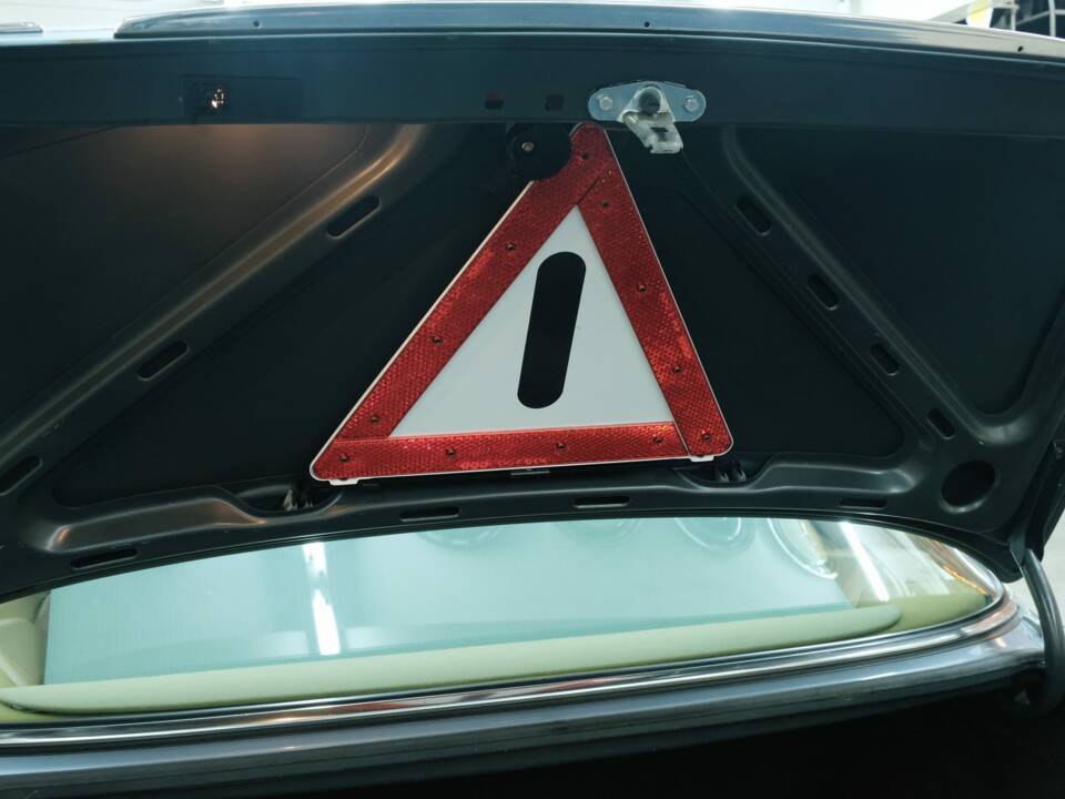 Bild 10/50 von Mercedes-Benz 420 SE (1988)