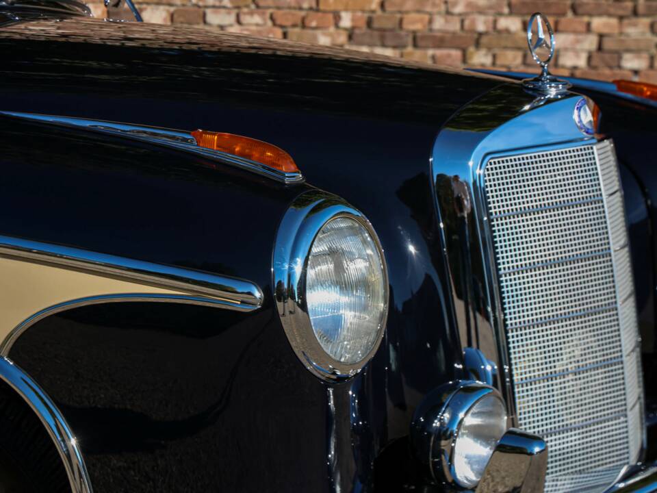 Imagen 47/50 de Mercedes-Benz 220 S Cabriolet (1956)
