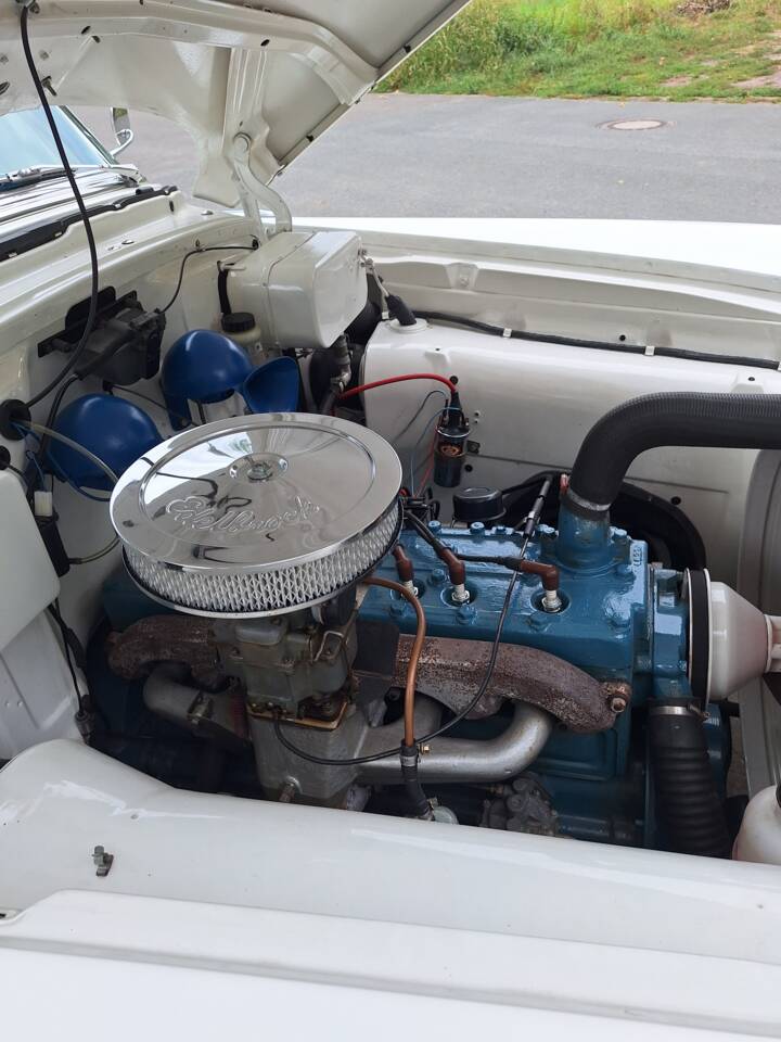 Image 14/17 of Pontiac Chieftain (1953)