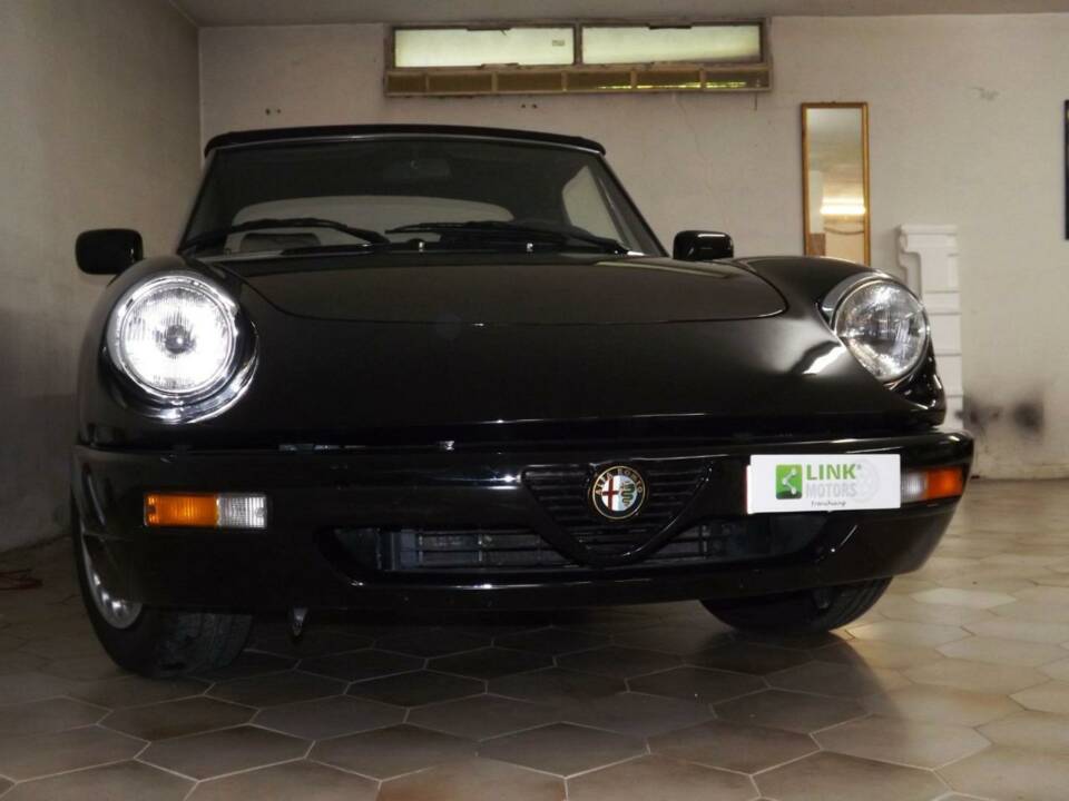 Image 41/50 of Alfa Romeo 1.6 Spider (1991)