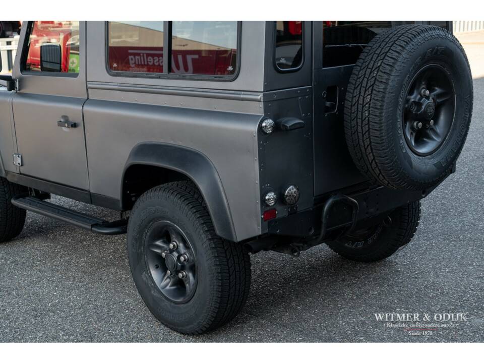 Image 14/27 of Land Rover Defender 90 (1996)