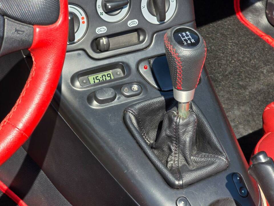Immagine 29/36 di FIAT Barchetta 1.8 16V (2000)