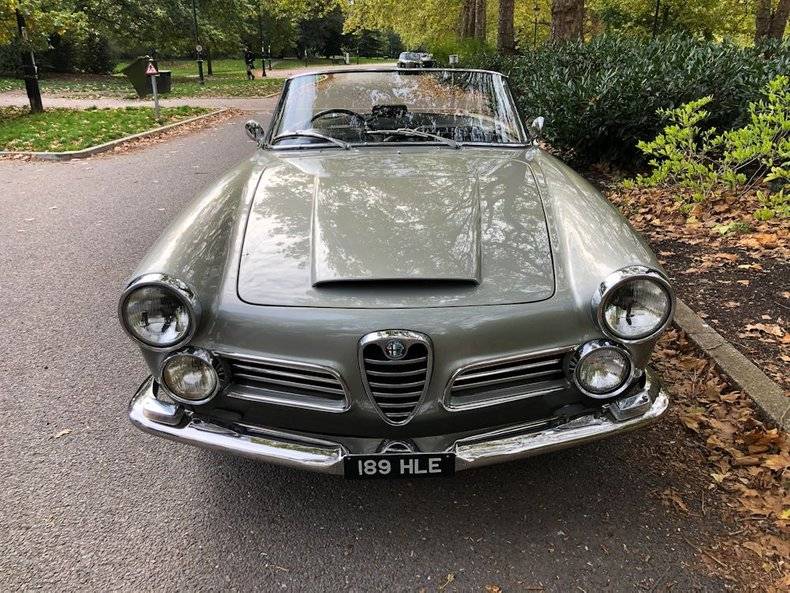 Image 11/50 de Alfa Romeo 2600 Spider (1964)