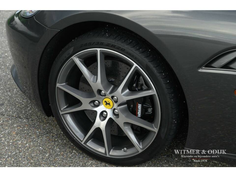 Obraz 25/39 pojazdu Ferrari California (2009)