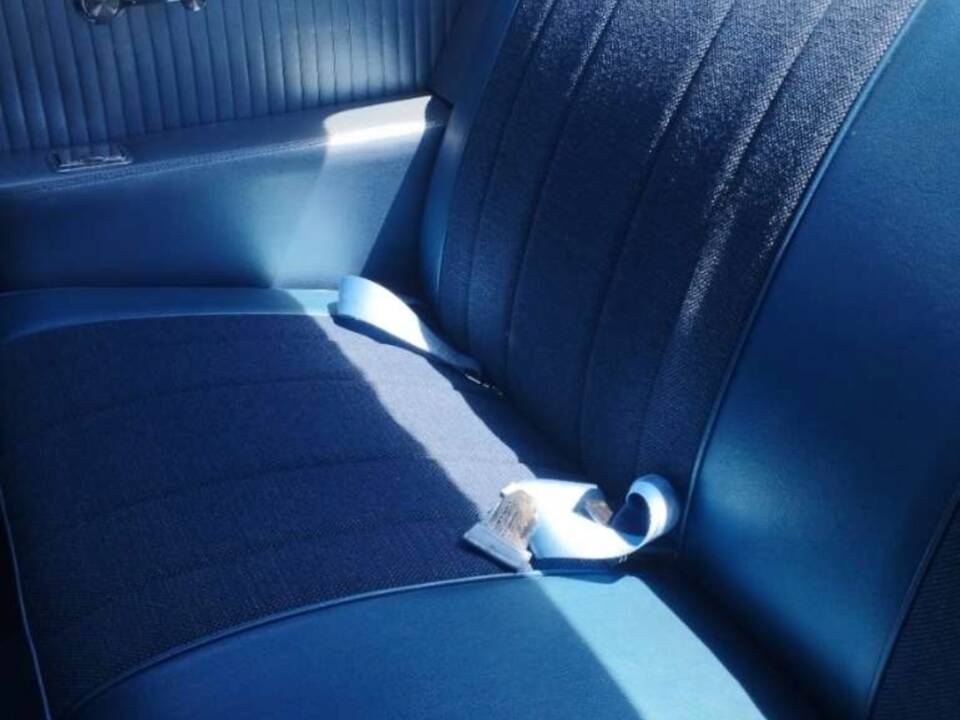 Image 9/23 of Buick Le Sabre Coupe (1966)