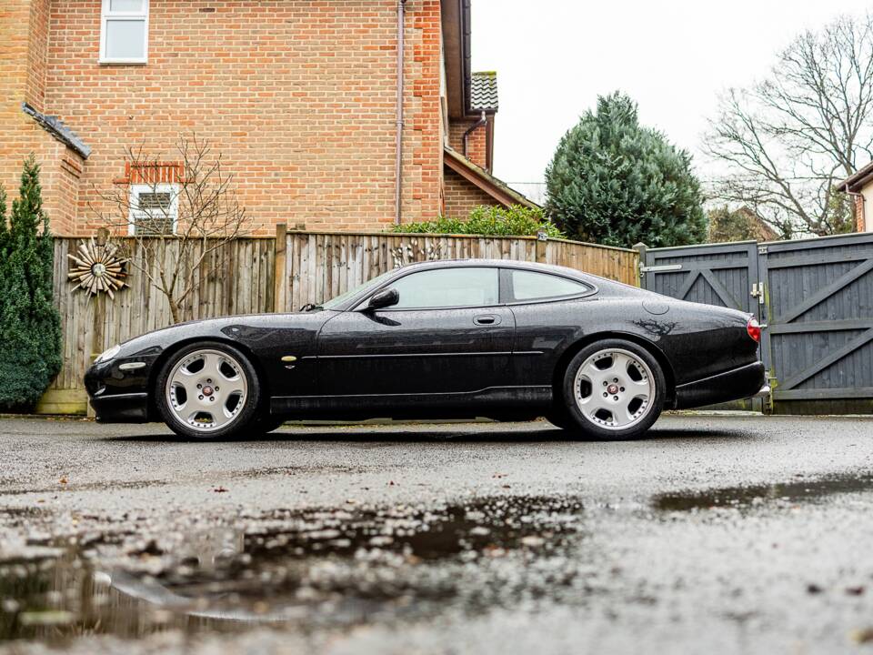 Afbeelding 18/50 van Jaguar XKR (1998)