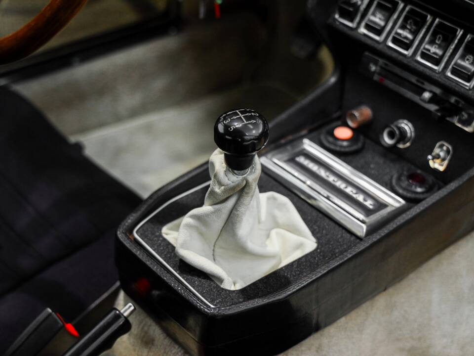 Image 8/64 of Alfa Romeo Montreal (1972)