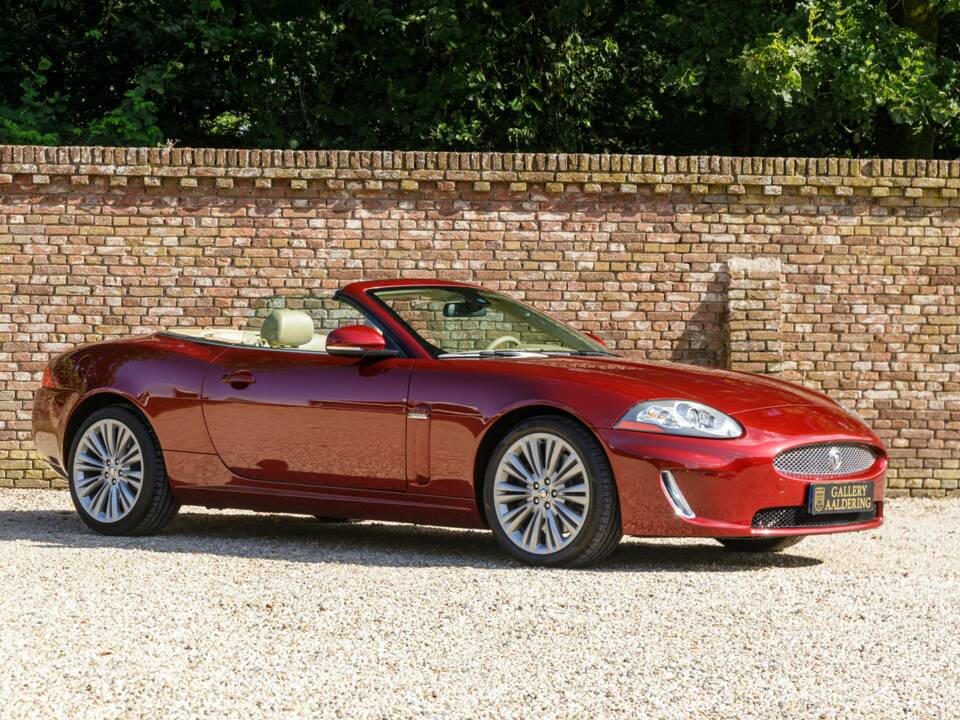 Image 27/50 of Jaguar XK (2011)