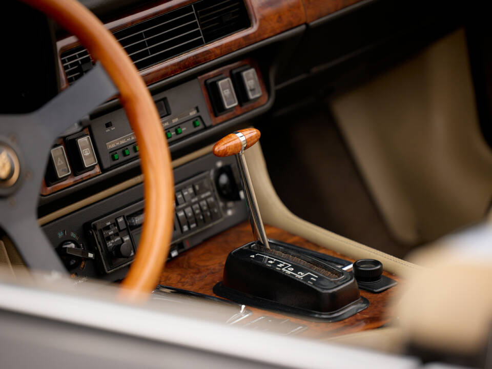 Immagine 28/37 di Jaguar XJ-S Convertible (1989)