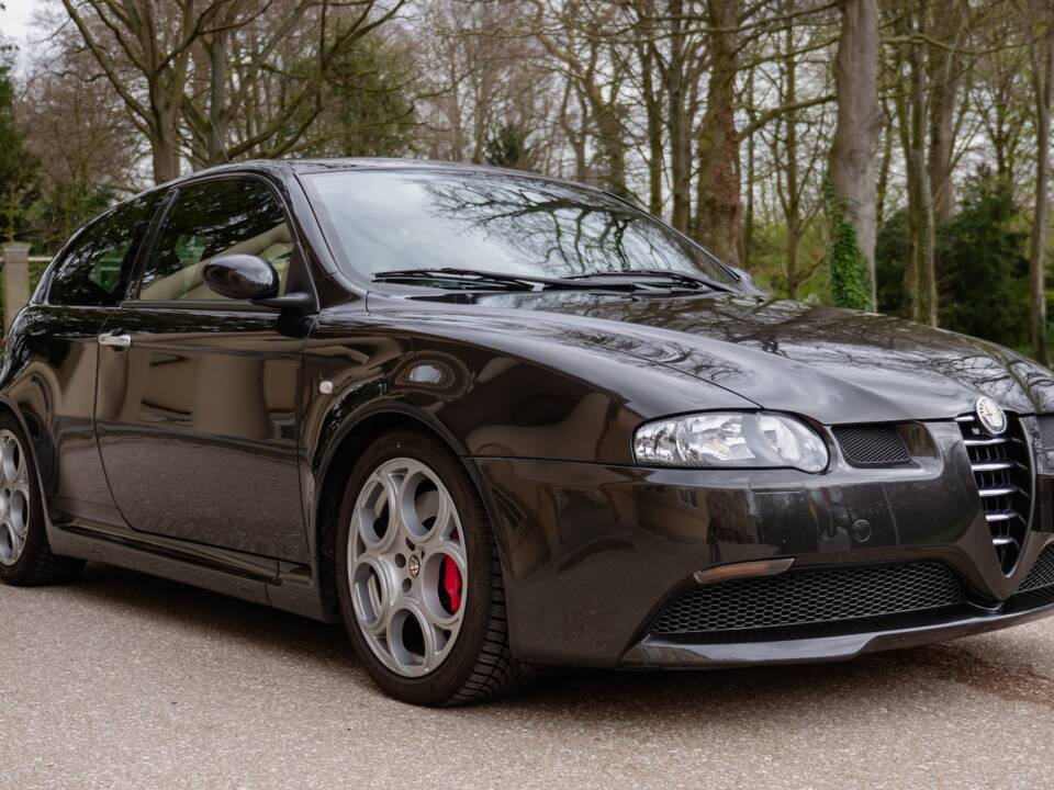 Image 11/60 of Alfa Romeo 147 3.2 GTA (2003)
