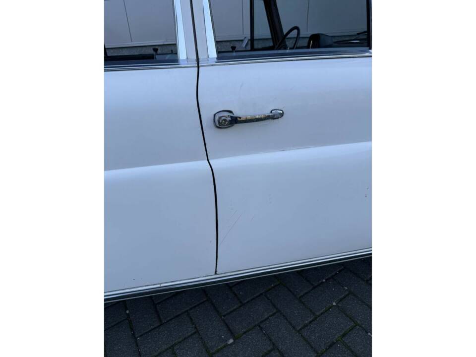 Bild 18/50 von Mercedes-Benz 230 (1968)