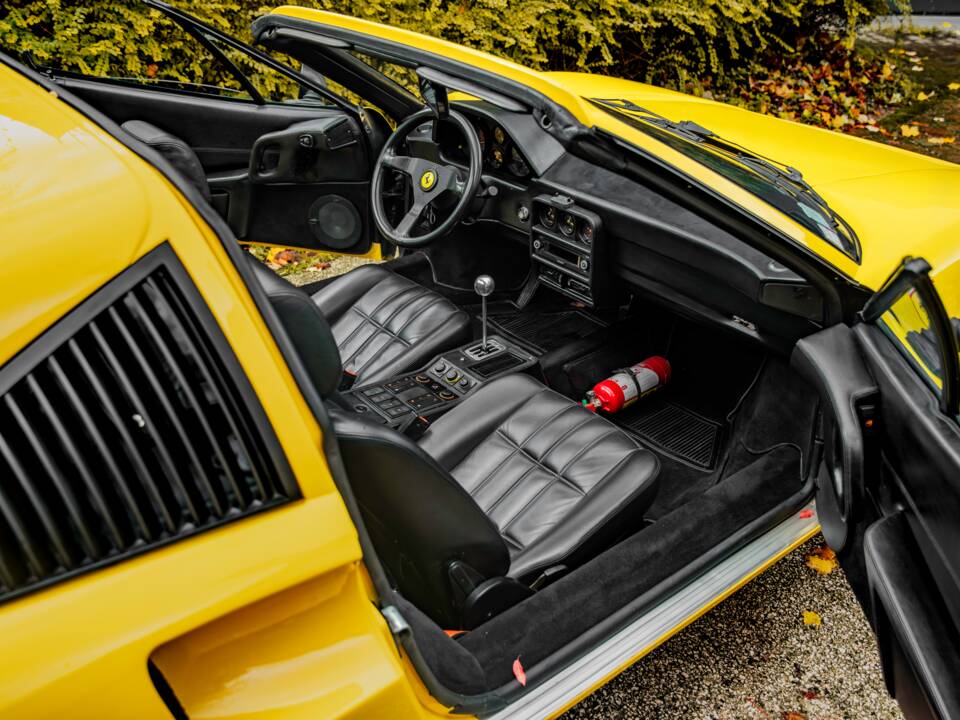 Bild 51/55 von Ferrari 328 GTS (1986)