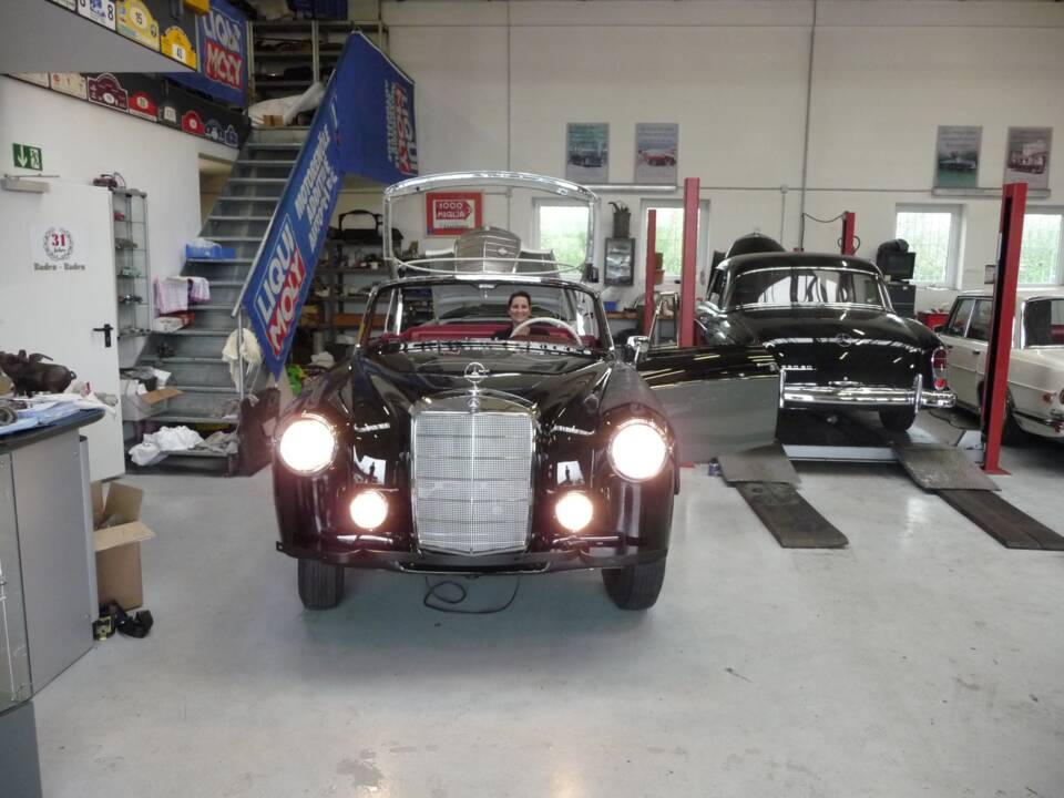 Afbeelding 84/118 van Mercedes-Benz 220 S Cabriolet (1957)