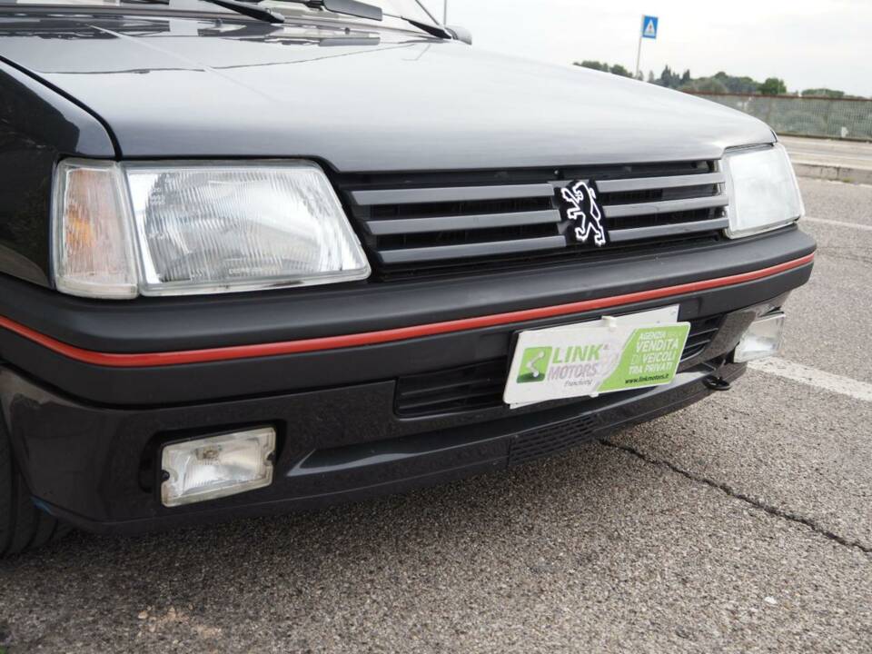 Imagen 32/50 de Peugeot 205 GTi 1.9 (1988)