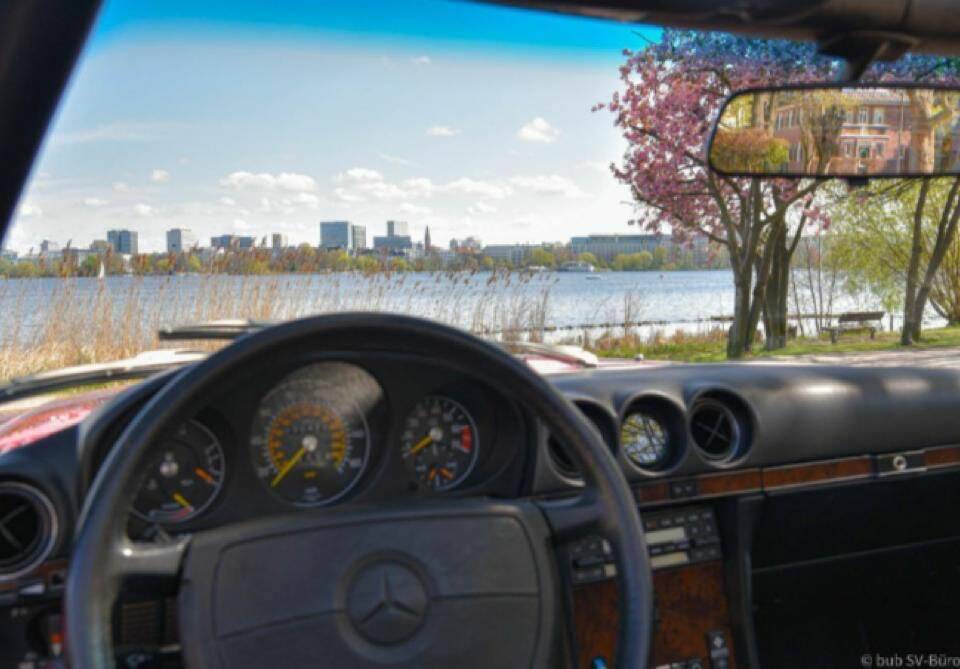 Immagine 4/17 di Mercedes-Benz 560 SL (1988)