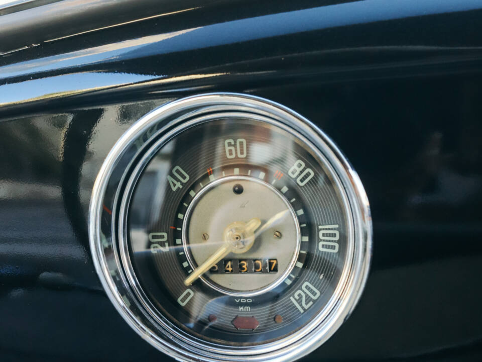 Image 91/130 of Volkswagen Beetle 1200 Export &quot;Oval&quot; (1954)