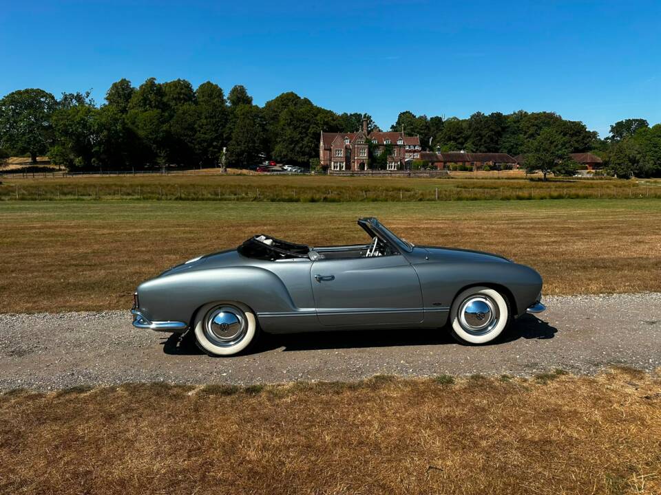 Image 2/48 of Volkswagen Karmann Ghia 1200 (1958)