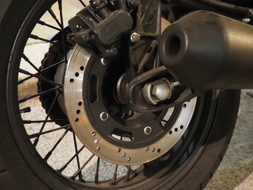 Bild 25/30 von Triumph DUMMY (2000)