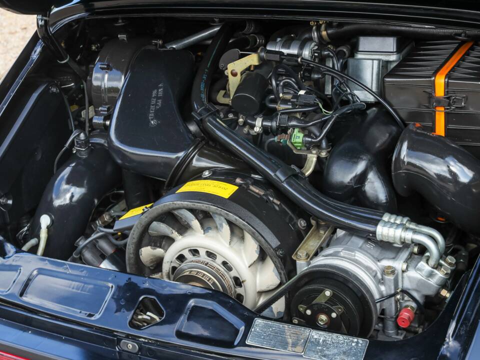 Obraz 50/50 pojazdu Porsche 911 Carrera 2 (1991)