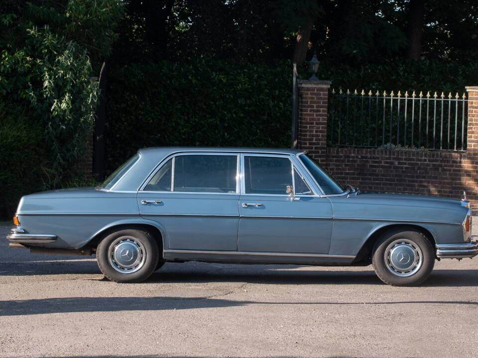 Bild 2/32 von Mercedes-Benz 300 SEL 6.3 (1972)