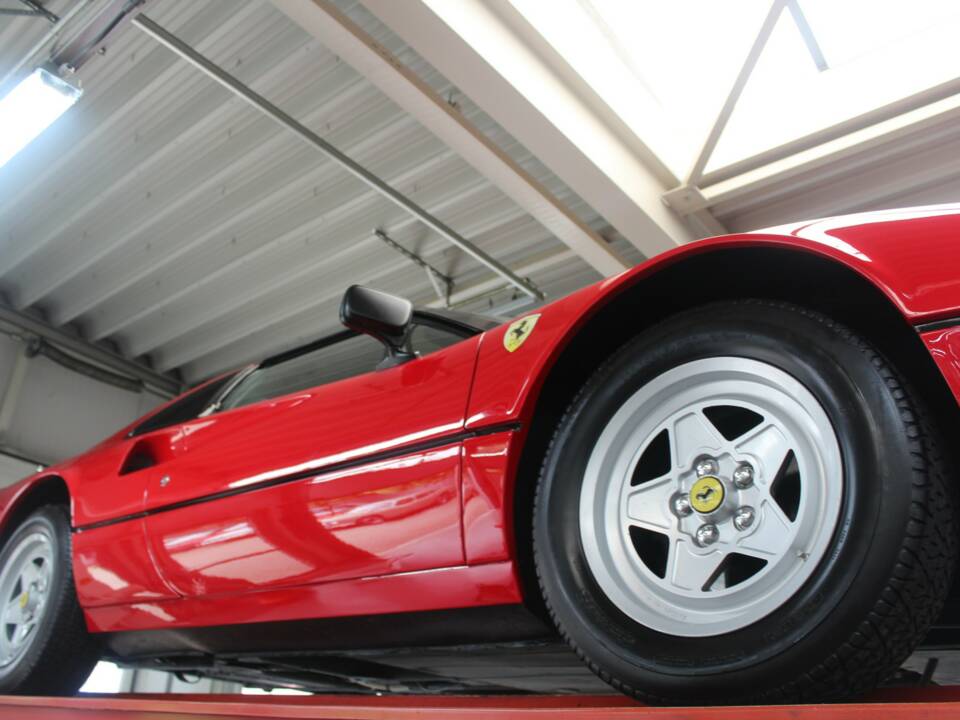 Image 8/50 de Ferrari 308 GTSi (1981)