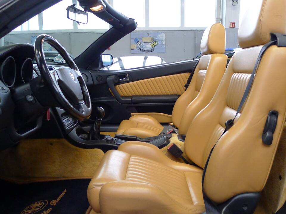 Image 39/42 of Alfa Romeo Spider 3.0 V6 12V (1997)