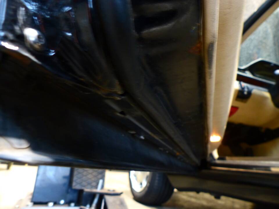 Image 81/83 de Mercedes-Benz E 220 (1996)