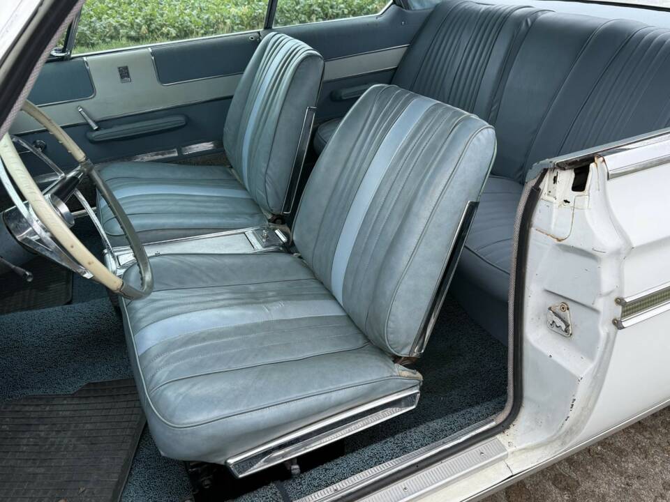 Image 12/22 of Plymouth Sport Fury (1963)