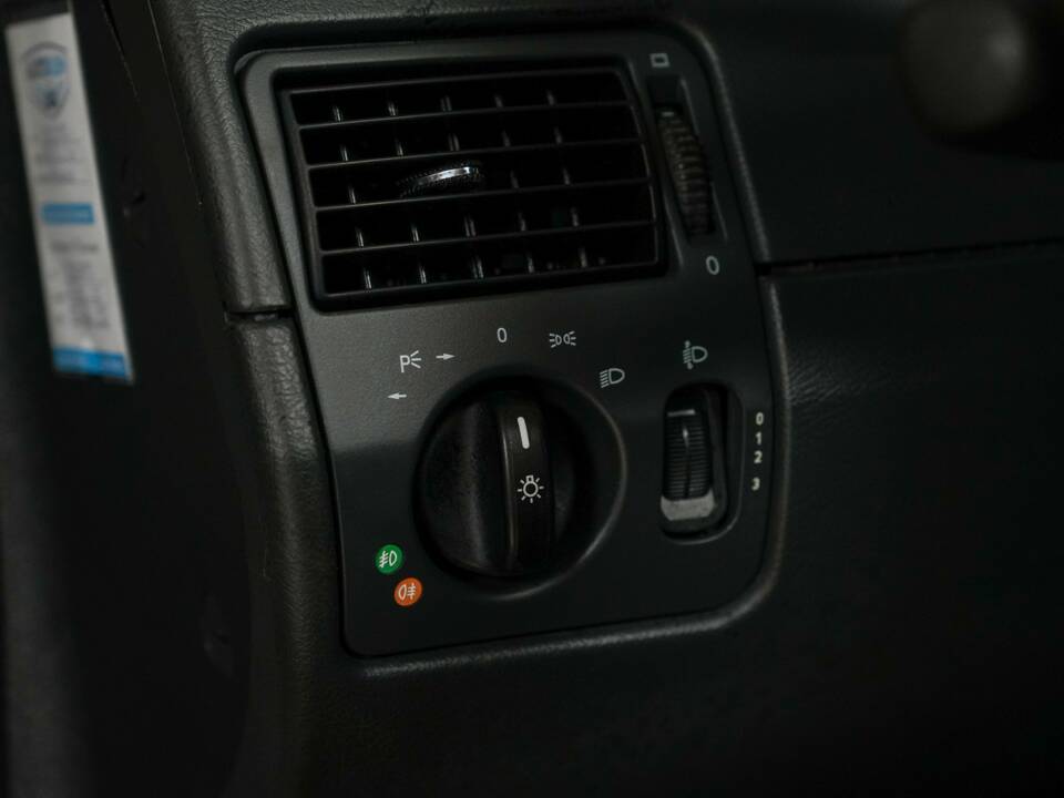 Image 13/50 of Mercedes-Benz SLK 230 Kompressor (2001)