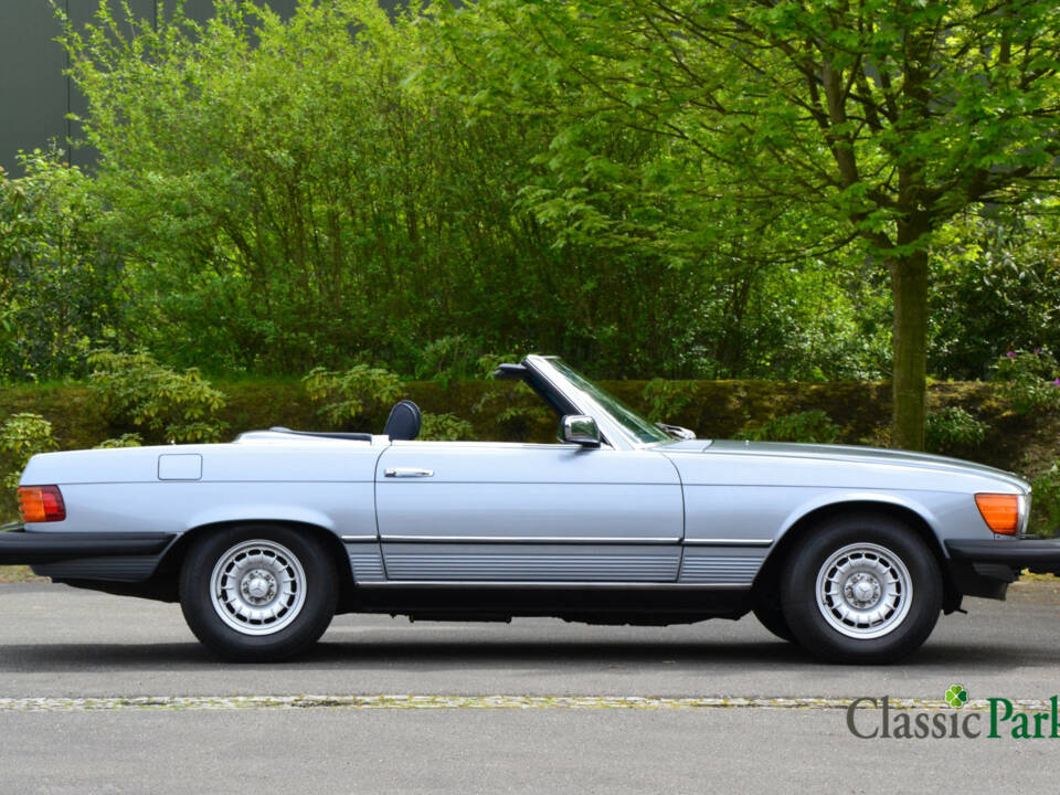 Image 17/50 of Mercedes-Benz 380 SL (1983)