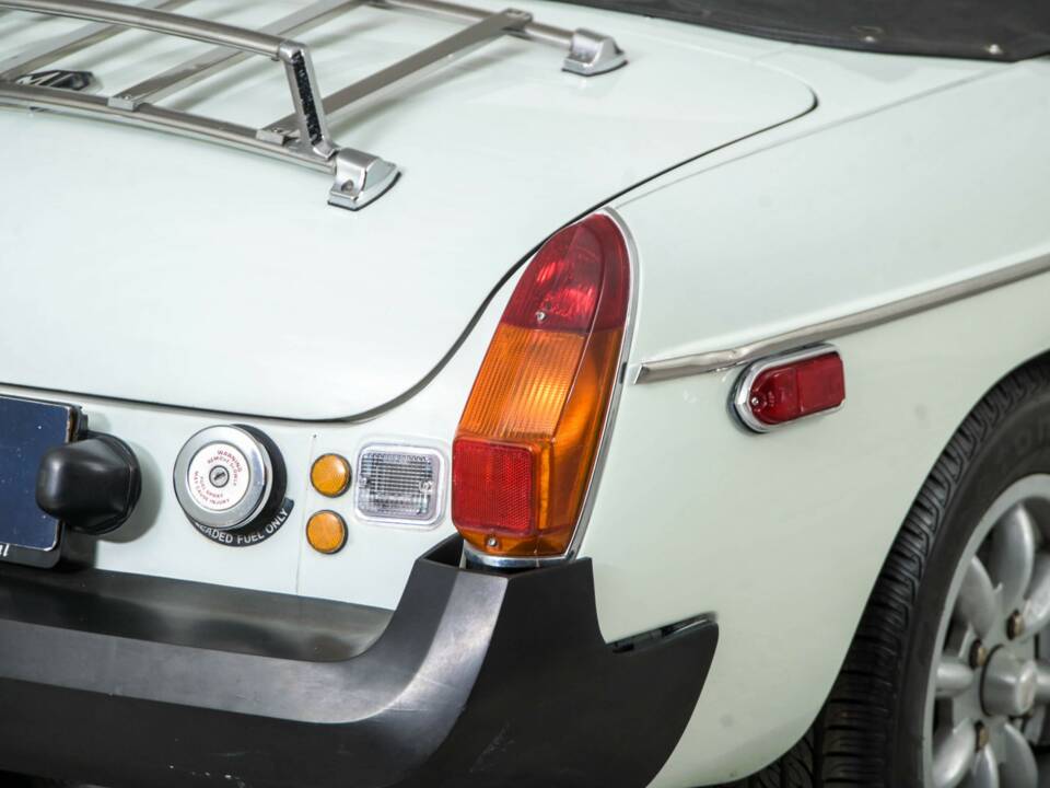 Bild 30/50 von MG MGB (1977)