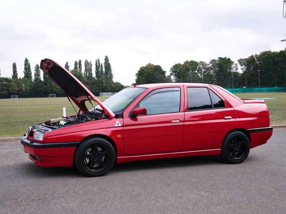 Imagen 44/50 de Alfa Romeo 155 2.5 TD (1998)