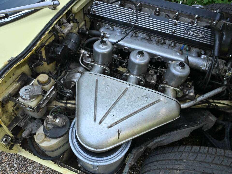 Bild 26/39 von Jaguar E-Type (2+2) (1970)