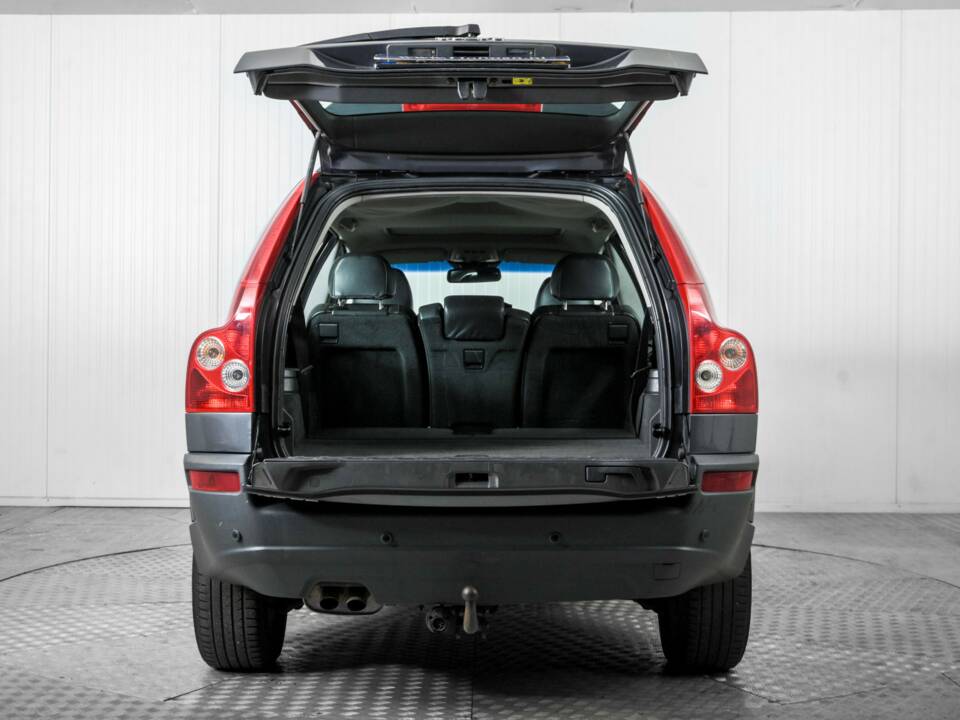 Image 38/43 of Volvo XC90 2.5T (2005)