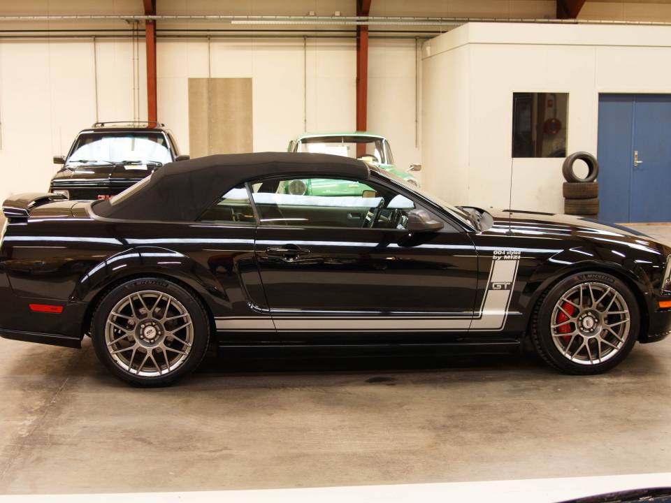 Image 7/49 of Ford Mustang GT (2006)