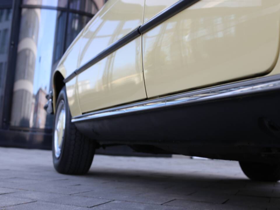 Bild 20/76 von Mercedes-Benz 280 SE (1977)