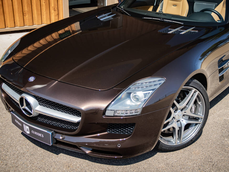 Afbeelding 4/50 van Mercedes-Benz SLS AMG Roadster (2013)