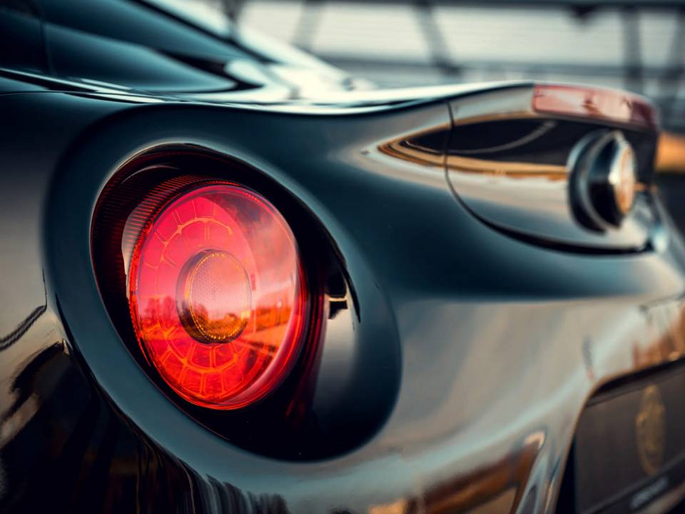 Image 39/50 of Alfa Romeo 4C (2016)