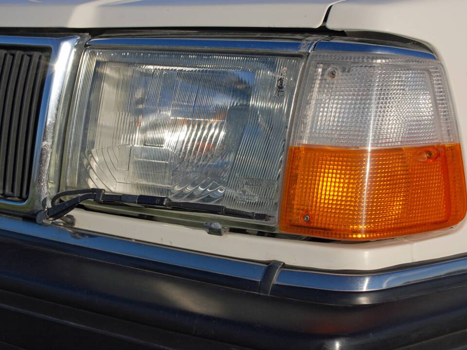 Afbeelding 7/45 van Volvo 245 GL (1991)