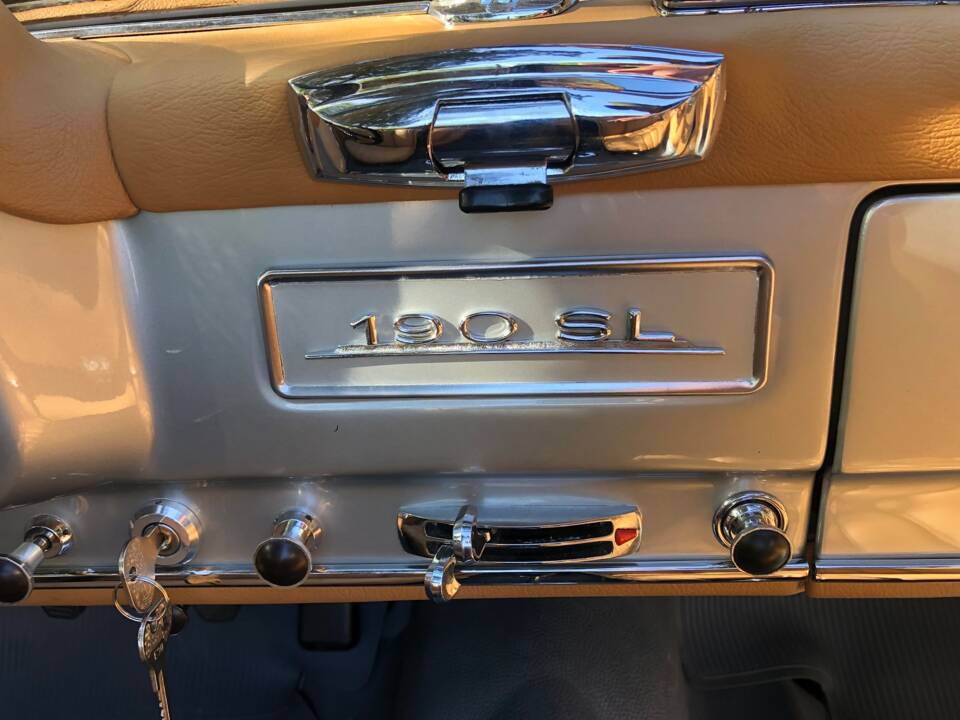 Image 24/46 of Mercedes-Benz 190 SL (1955)