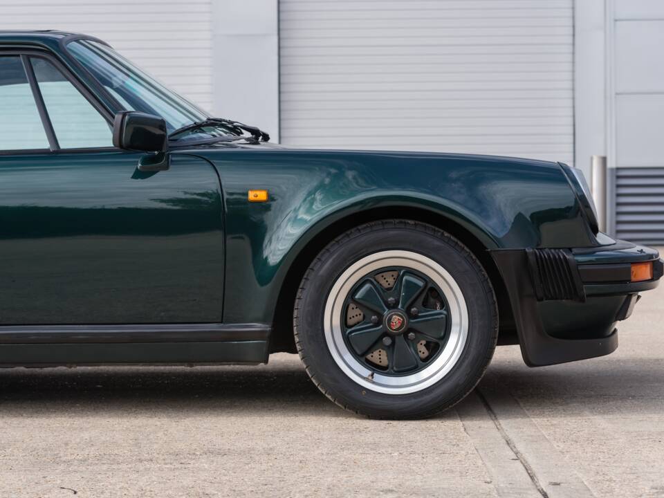 Image 10/52 of Porsche 911 Carrera 3.2 (1989)